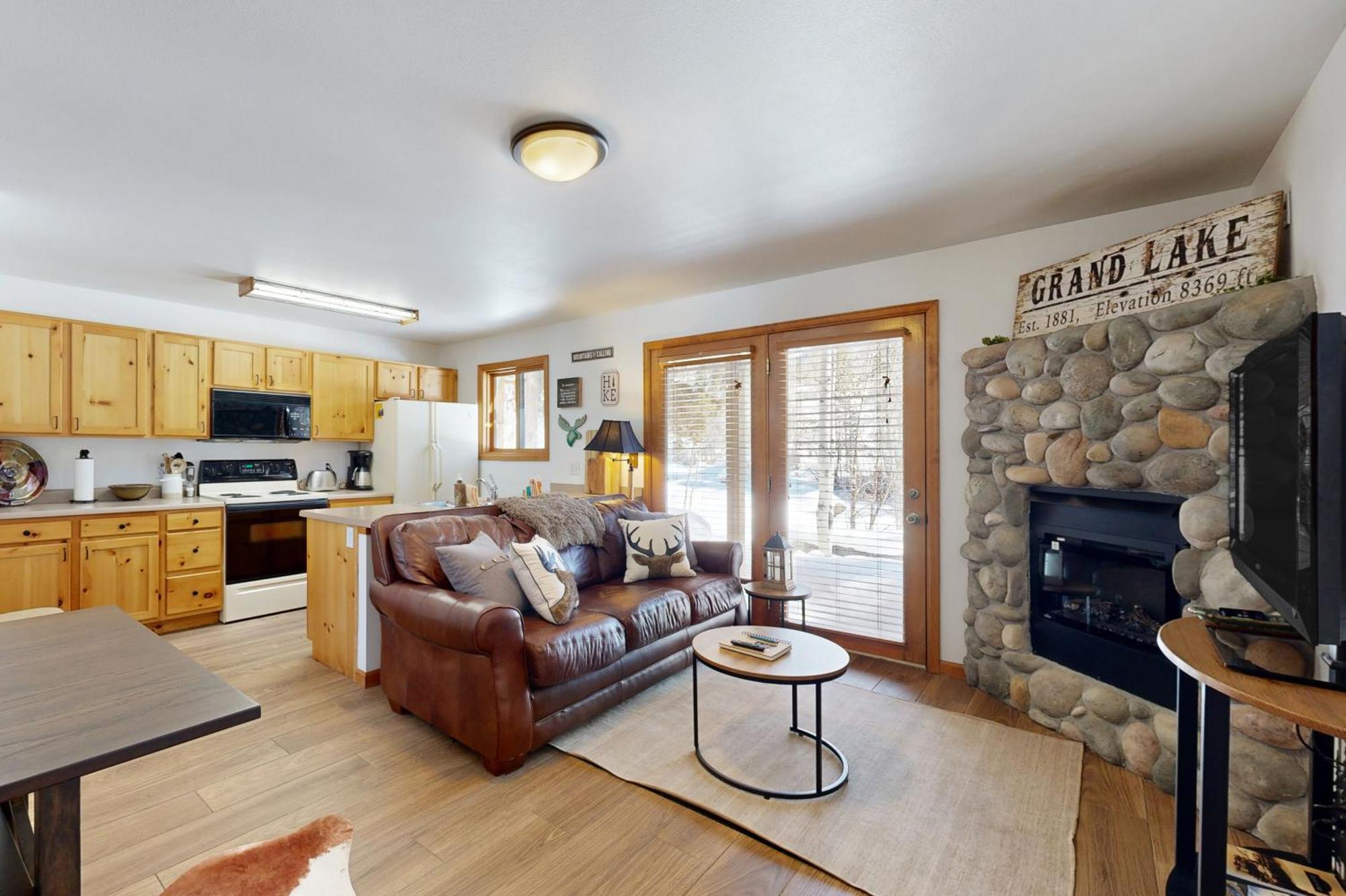 Riverview Condos Grand Lake Room photo