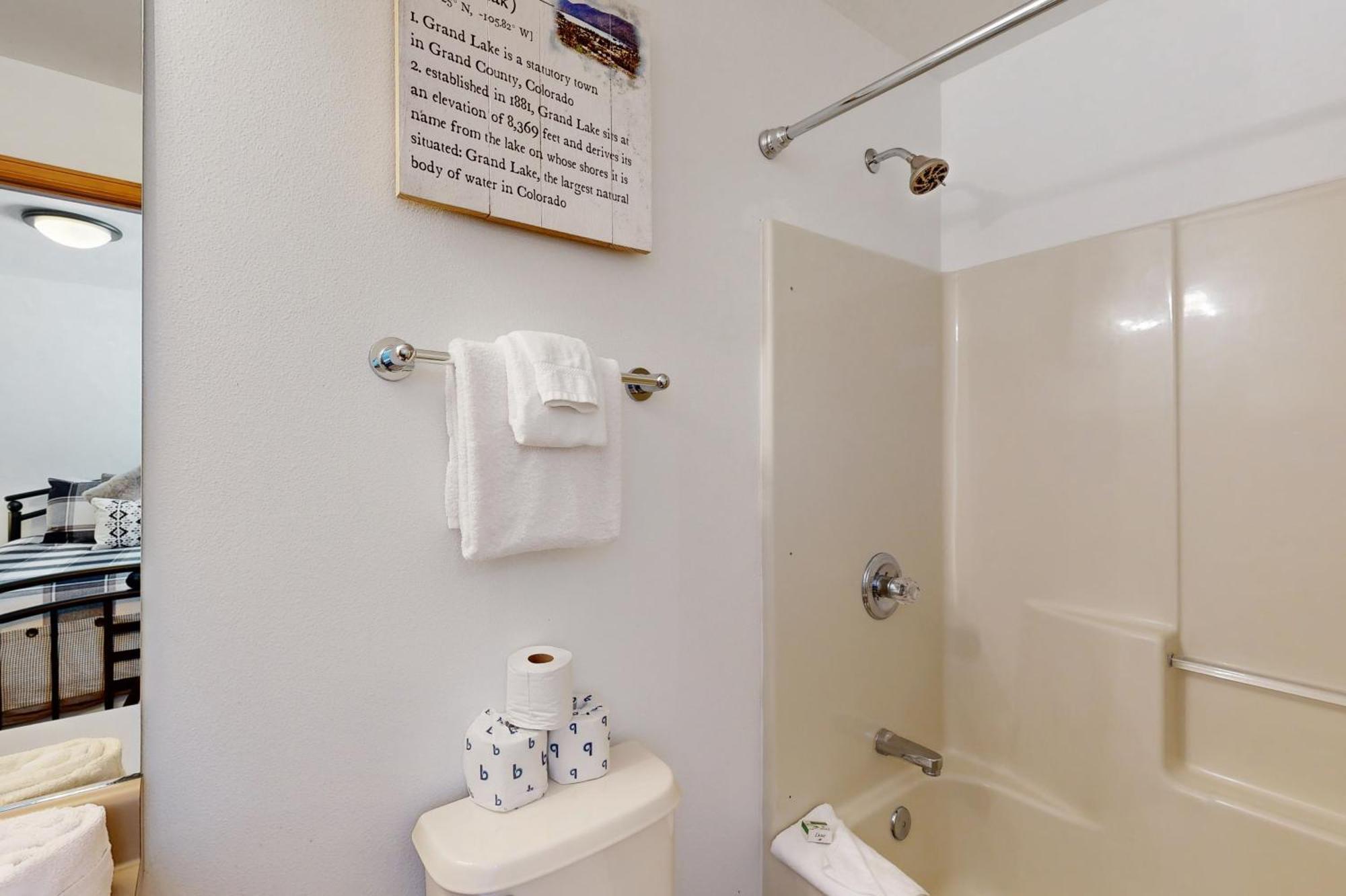 Riverview Condos Grand Lake Room photo